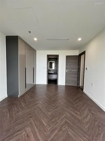 Chỉ 7.2 tỷ chcc 137m² 2pn + kho view đẹp, tầng cao, nhà mới 100% sunshine diamond river 0357 313 ***