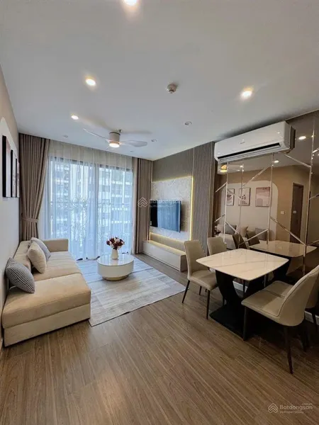 Bán 5 ch studio2 tỷ, 1pn 3 tỷ, 2pn 54m 3.85 tỷ, 2pn 64m 4.2 tỷ, 3pn 5 tỷ kđt vinhomes smart city