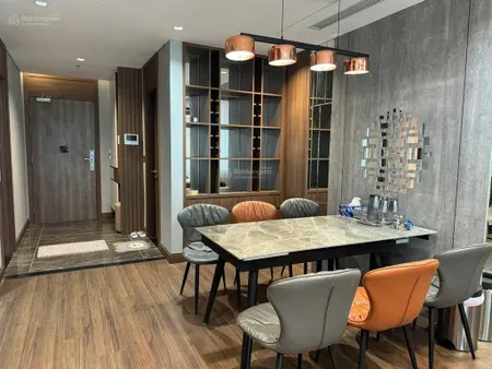 Bán căn góc 81,5m, chung cư vov mễ trì, sẵn sổ đỏ, đầy đủ nội thất, có slot ô tô, giá 5,x tỷ