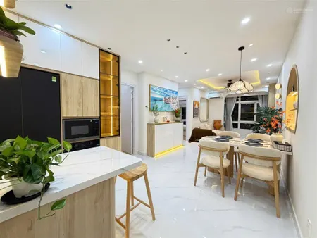 Bán căn hộ sky garden 3 full nội thất cao cấp nhà mới 100%. xem nhà 0906 349 *** ms linh