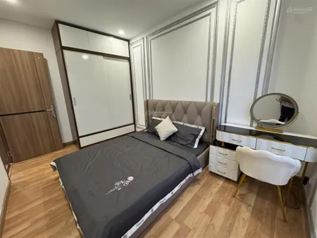 Bán căn hộ 3pn và 2wc, căn 99m2, căn góc, giá bán 9ty200, sổ hồng nhà mới 100%. 0908 457 ***