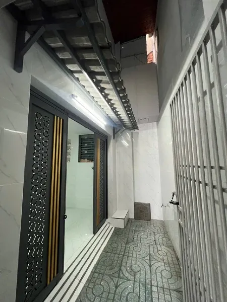 Nhà mới đẹp vào ở ngay trung tâm Quận 10, hẻm 260/ Bà Hạt