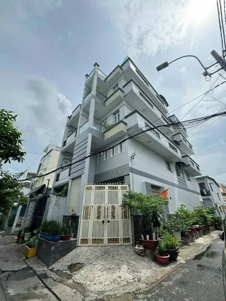 LÔ GỐC 3 MẶT THOÁNG CXPL A - CHỈ 1 BƯỚC RA TRƯỜNG LAM SƠN, 2 BƯỚC RA HẬU GIANG - XE TẢI VÀO NHÀ - 4x18m - NỞ HẬU NHẸ - 5 TẦNG MỚI TINH - CHỈ HƠN 10 TỶ