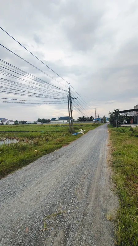 Lô Đất mặt tiền đường chuẩn lên nhựa DT: 5m×49m tổng DT= 244m2 Full thổ cư vị trí dân cư đông các đường nhựa chính 100m
Giá bán nhanh: 976tr LH: 0961 359 289 để biết thêm thông tin ạ