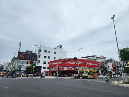 Siêu hiếm mặt tiền núi thành vs duy tân
