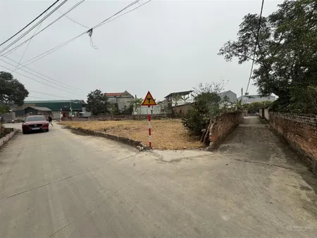 Đất 3 mặt tiền ql14 cần bán kim anh sóc sơn. cách sân bay nb 8km. gần hanoi golf.