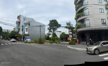 Ngộp ! bán gốc 2mt đường lê bình lê tấn toán , 200m2 ngang 10m giá 41tyx xây 9 tầng