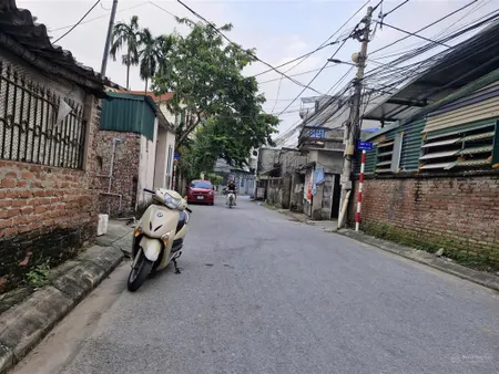 Bán đất bát khối, cự khối, 54m2, mt 4.5m, giá 6.4 tỷ, phân lô, không khí trong lành, ở tuyệt vời