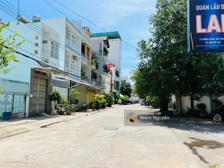 Bán lô đất mặt tiền đường phòng không dt 96m2 ngang 5m, có sẵn nhà, giá tốt chỉ 6,7 tỷ có tl