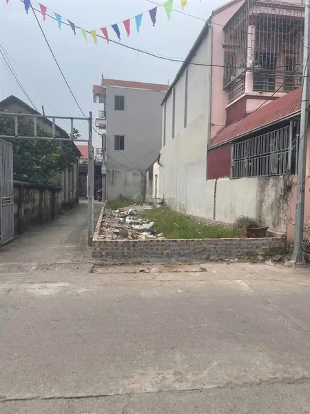 Bán 95.1m2 đất thọ xuân đan phượng lô góc 2 mặt tiền trục chính kinh doanh. giá chỉ 5x tr/m2