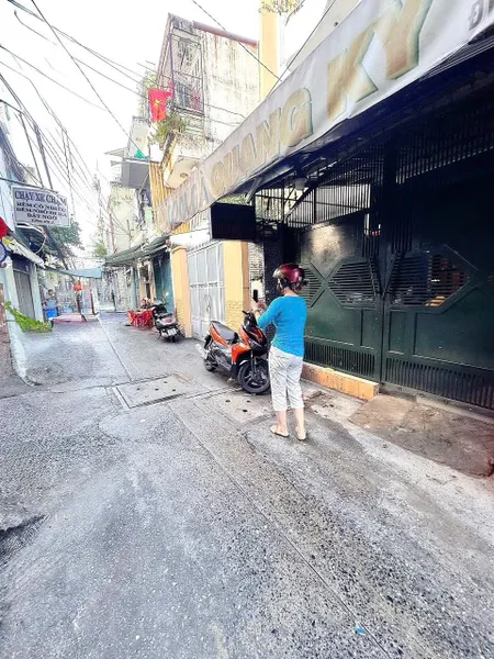BÁN NHÀ CHỦ GIẢM SÂU 500 TR- ĐƯỜNG ĐOÀN VĂN BƠ- NGNAG NỞ HẬU 4.2 M- RA HOÀNG DIỆU- NGUYỄN TẤT THÀNH.