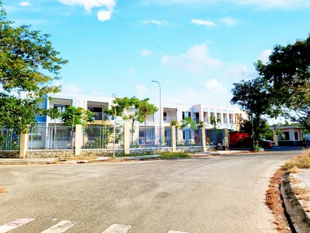 Bán đất 110m² ngang 6.9m view sông cực chill Phường Long Phước