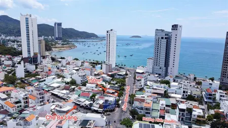 Nhân đất tặng nhà 2 tầng 3 mặt tiền đường điện biên phủ cách biển 120m