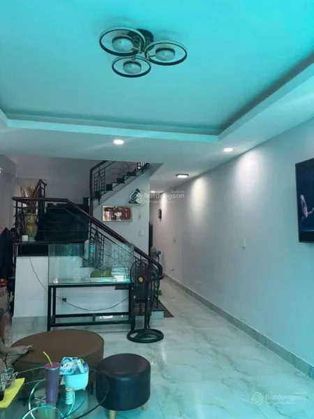 Bán gấp nhà 4 tầng sân thượng . 5pn , xe hơi vào nhà đường huỳnh tấn phát quận 7 nhà đẹp