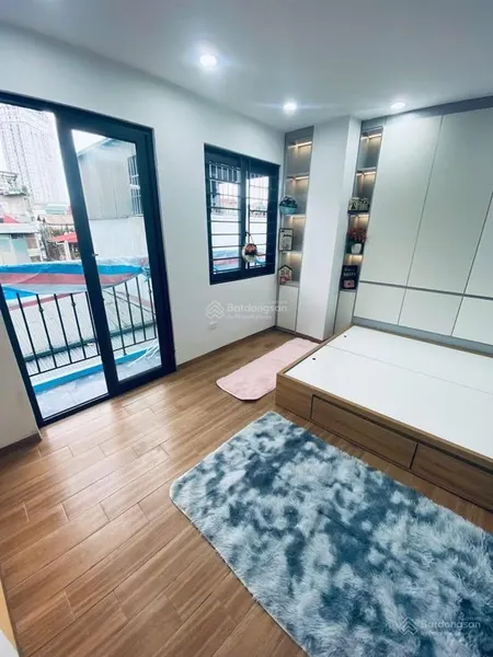 Bán tòa chdv hoàng quốc việt, 75m2 x 7 tầng, 16 phòng, xây mới, dòng tiền 75 triệu/th, pccc an toàn