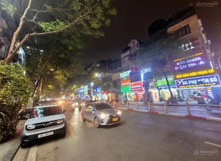 Bán tòa văn phòng mặt phố tôn đức thắng đống đa 341m2, 12 tầng, 2 hầm, mặt tiền 10m, vị trí vàng