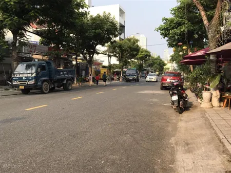 Bán nhà 3tầng 2 mặt tiền đường núi thành dt 203m2 ngay khu trung tâm sầm uất giá 24 tỷ