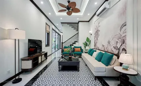 B.á.n nhà phân lô ở lạc long quân, tây hồ diện tích 39m2, mt 3,7m nhà 5 tầng , oto vào nhà , nhỉn
