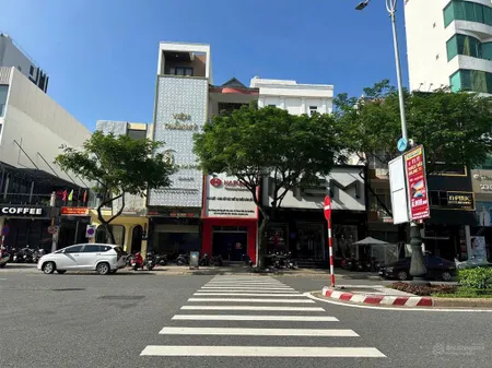 Cần bán nhà mặt tiền nguyễn văn linh, ngay gần sân bay, trục đường thông thẳng qua biển mỹ khê