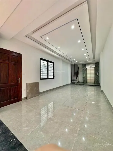 10m ra ô tô tránh, mặt ngõ thông, 42.5m2 5t thang máy, phố nguyễn chí thanh, giá 9.65 tỷ