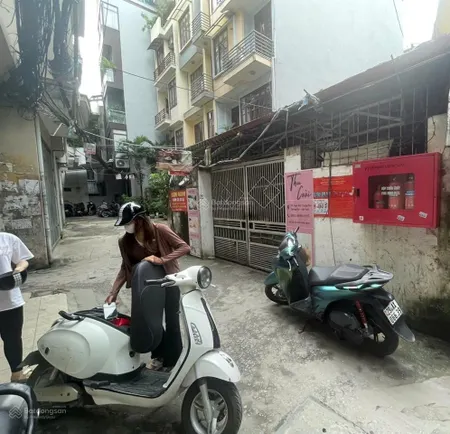 Gia đình cần bán gấp nhà 2 tầng, 170m2, ngõ ô tô, phố thái hà, đống đa, mặt tiền 8m, giá 32 tỷ