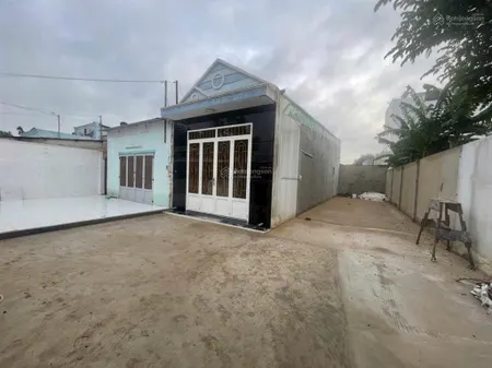 Cần bán nhà 12x21m ở đường lý thường kiệt, gần chợ hóc môn