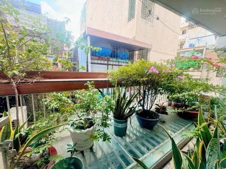 Ni sư huỳnh liên, p. 10 q. tb (4,2 x 17m) nở hậu 5,6m, 2 lầu. giá 8,3 tỷ