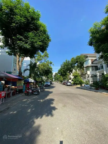 Nhà phố sadeco ven sông full nội thất cao cấp, view sông thoáng mát, sổ hồng riêng, giá tốt 16 tỷ