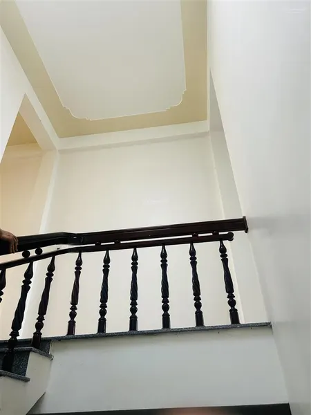 Nhà mặt tiền đường 3 tầng vị trí trung tâm kinh doanh tốt nhà hoàn công đầy đủ