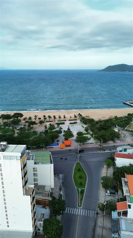 Bán khách sạn view biển trần phú, dã tượng, nha trang, 12 tầng, 33 phòng, giá 39 tỷ, đầy đủ pháp lý