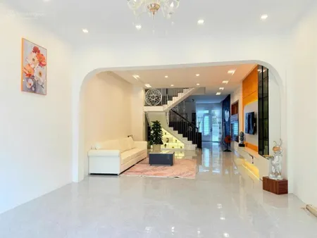 Bán nhà 3 tầng full nội thất hòa xuân, cẩm lệ