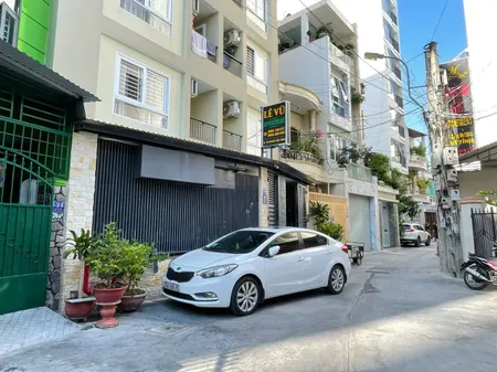 Bán  Mảnh Đất hẻm oto ngay trung tâm Nha Trang đi ra biển chỉ hoen 200m. 
   Vị trí: hẻm Tuệ Tỉnh , khu vực xung quanh nhiều toà căn hộ ,khách sạn kinh doanh đông đúc.
