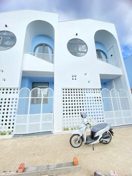 Nhà đẹp 2 tầng Kiệt oto 27 Hoàng Quốc Việt thiết kế hiện đại phong cách Địa Trung Hải giá an cư 3tyx ( x tiểu học )  TP Huế