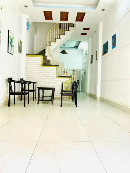 Cho thuê nhà Ngõ 358 Bùi Xương Trạch, 4 tầng x 35m2, 4PN, 2 WC, 12 Triệu