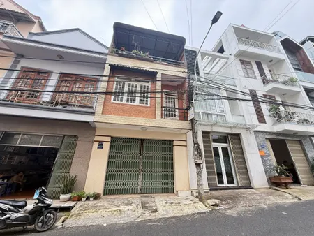 BÁN GẤP NHÀ MẶT TIỀN PHAN ĐÌNH PHÙNG ,P2, ĐÀ LẠT