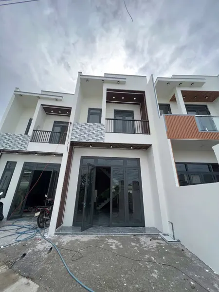 🔥NHÀ 1 TRỆT 1 LẦU MỚI ĐÃ XÂY XONG CÓ THỂ VÔ Ở LUÔM 🔥