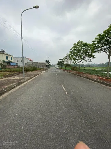 Chúng tôi muốn bán 2200 m2 đất thổ cư và trang trại tại thôn Nhân Lý, Xã Xuân Sơn
