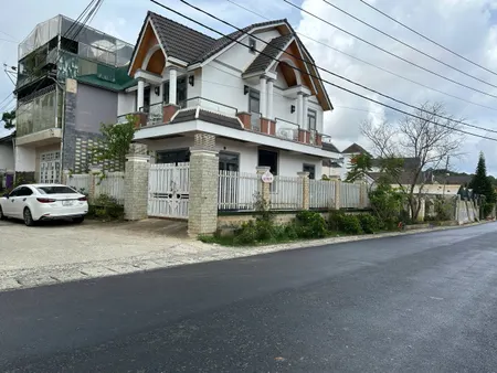 CHO THUÊ VILLA SÂN VƯỜN NGÔ TẤT TỐ P.8 ĐÀ LẠT - 23TR