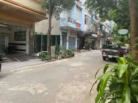 Siêu hiếm duy nhất một căn phân lô đẹp nhất văn cao. dt 55m2 x 5 tầng, ôtô tránh, 200m ra hồ tây