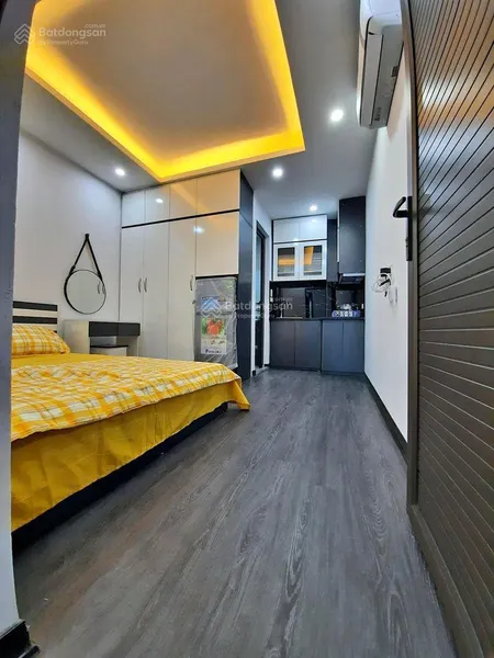 Tòa căn hộ dịch vụ cầu giấy dt 100m mt khủng 7tầng tm đủ gpxd và pccc 30m ra phố 23 tỷ