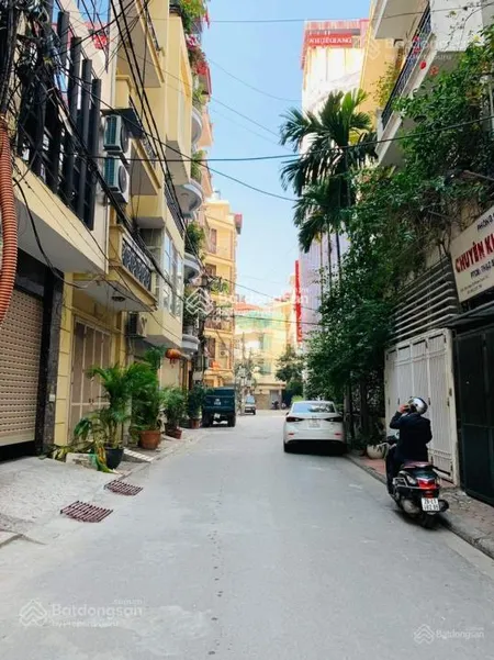 Bán gấp nhà phân lô 121 chùa láng, đống đa 53m2, 5 tầng, ô tô tránh nhau, giá 19.5 tỷ