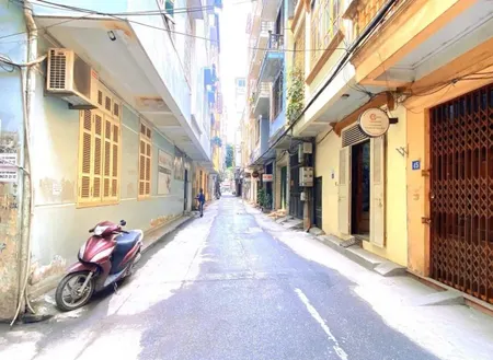 NHÀ ĐẸP Ô TÔ TRÁNH TẠI XUÂN THUỶ - 50m2 - MT 6.5m