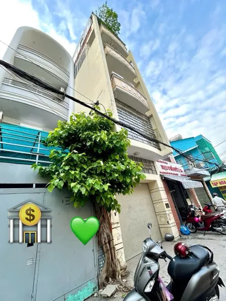 BÁN NHÀ ĐƯỜNG NGUYỄN TẤT THÀNH- TRƯỚC NHÀ ĐƯỜNG 8M- XE TẢI QUAY ĐẦU THOẢI MÁI- GẦN TRƯỜNG ĐẠI HỌC LUẬT - QUA PHỐ ĐI BỘ NGUYỄN HUỆ 3 PHÚT.