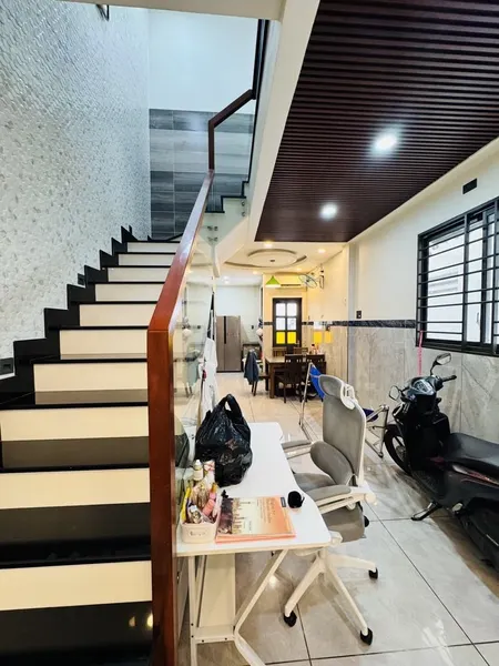 Hiếm! Nhà hẻm xe hơi Nguyễn Gia Trí – Bình Thạnh, khu VIP cực hiếm nhà bán!
DT 3.5x13m (45m²), 1 trệt 1 lầu, 2PN, 3WC, nhà đẹp, ở hay kinh doanh đều hợp.
 10 tỷ còn bớt lộc cho khách thiện chí