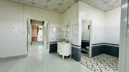 Bán nhà 193m² ngang 8m giá 3.9 tỷ Phường 3 Bảo Lộc