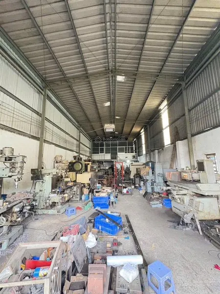 Xưởng mặt tiền dĩ an 240 mà giá 10,5 tỷ hàng hiếm gần chợ dĩ an 1