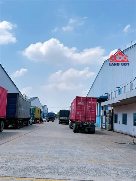 XT576 nhà xưởng sản xuất kinh doanh thương mại thuận tiện xuất nhập hàng hóa 24h
