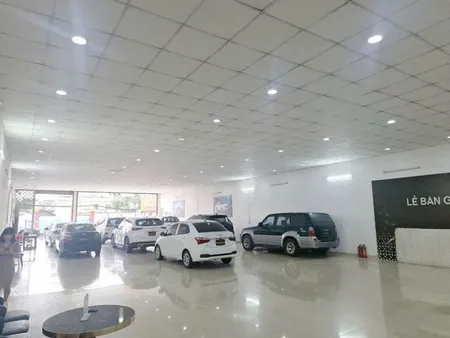Bán nhà Mặt tiền Quốc lộ 13 gần Vạn Phúc City, 15x40m, 2 Tầng, HĐT 100tr, chào 53 tỷ.
