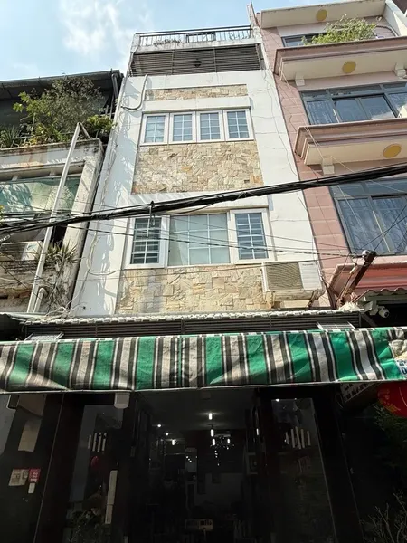 VỊ TRÍ ĐẮC ĐỊA - NGUYỄN TRI PHƯƠNG - QUẬN 10 - HẺM XE TẢI - 5 TẦNG BTCT - CHỈ 11.8 TỶ. 🌹🌹🌹