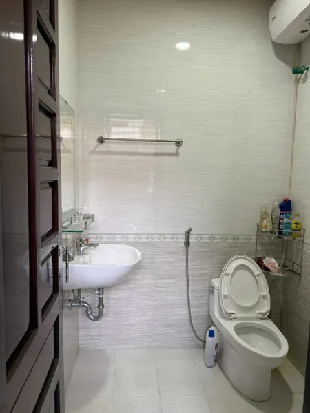 BÁN Nhà 2 Tầng 2 MẶT TIỀN – VỊ TRÍ ĐẸP NGAY TRUNG TÂM VĨ DẠ, TP HUẾ Phù Hợp KD Homestay Giá rẻ 5.x tỷ